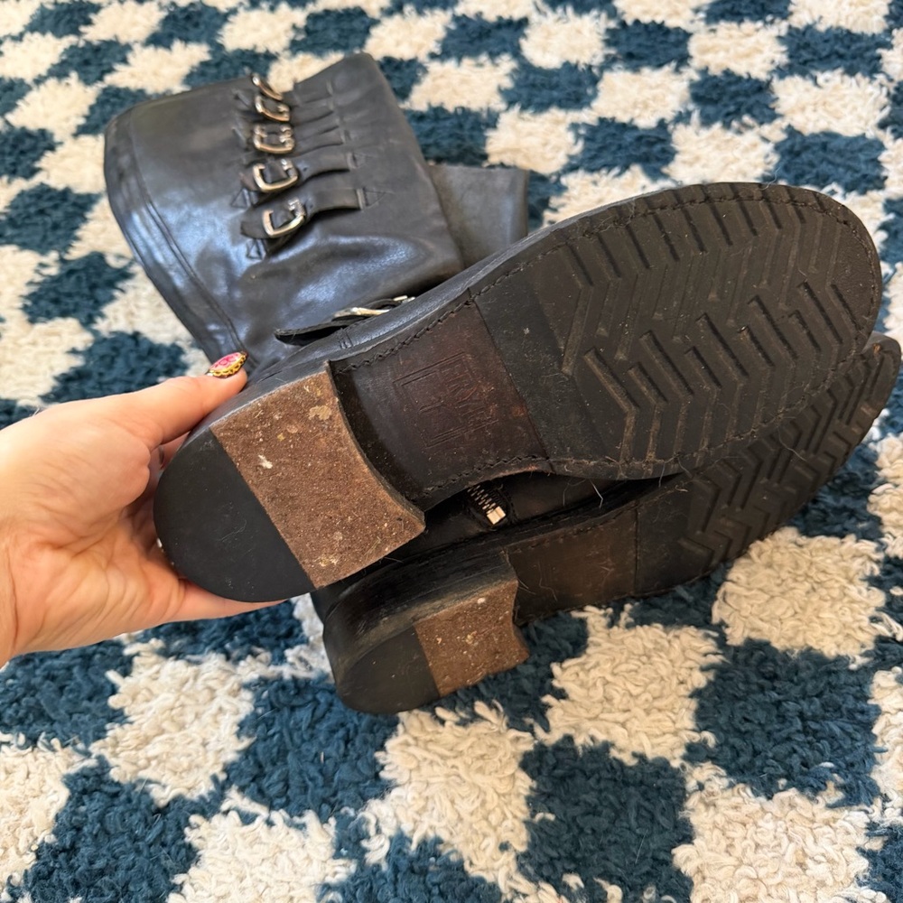 FRYE 'Veronica Belted Tall' Black Leather Buckled High Boots Biker Womens 9 - Picture 10 of 12